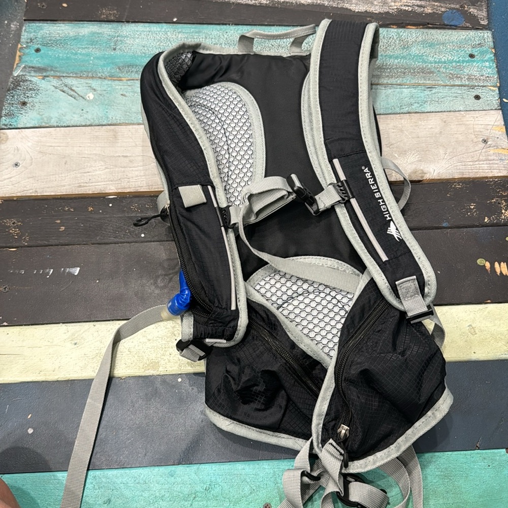 High sierra 14L Quick Shot Hiking Pack - Picture 3 of 11